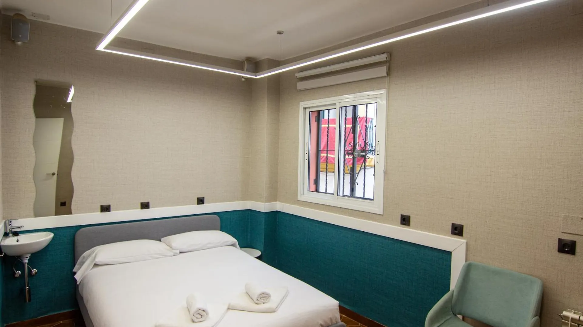 Rentalsevilla Suite Mauricio Spain