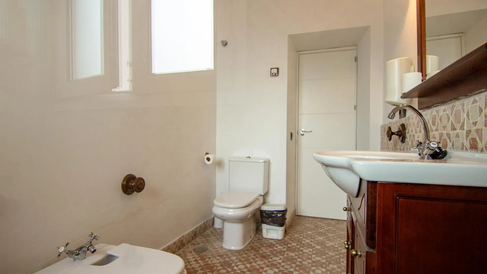 Rentalsevilla Suite Mauricio Apartment Seville